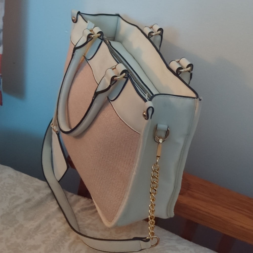 Handbag - Picture 2 of 15